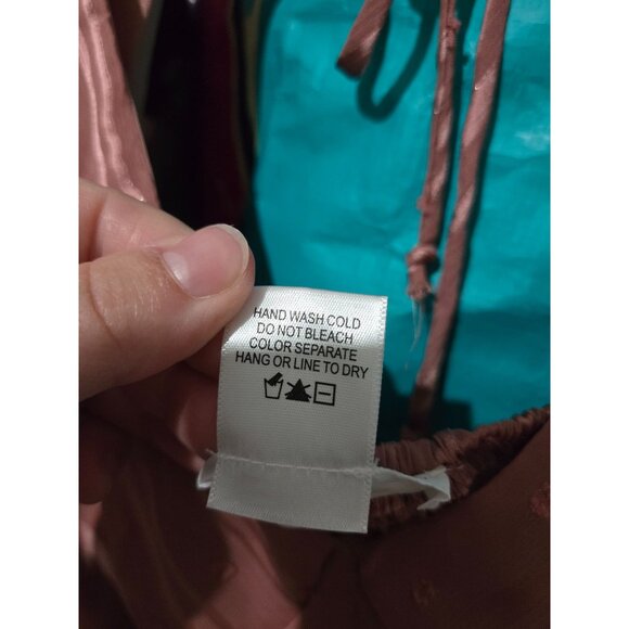 NWT Kirious Los Angeles Womens Long Sleeve Crop Top Size Small Date Dainty Vneck - Picture 7 of 10